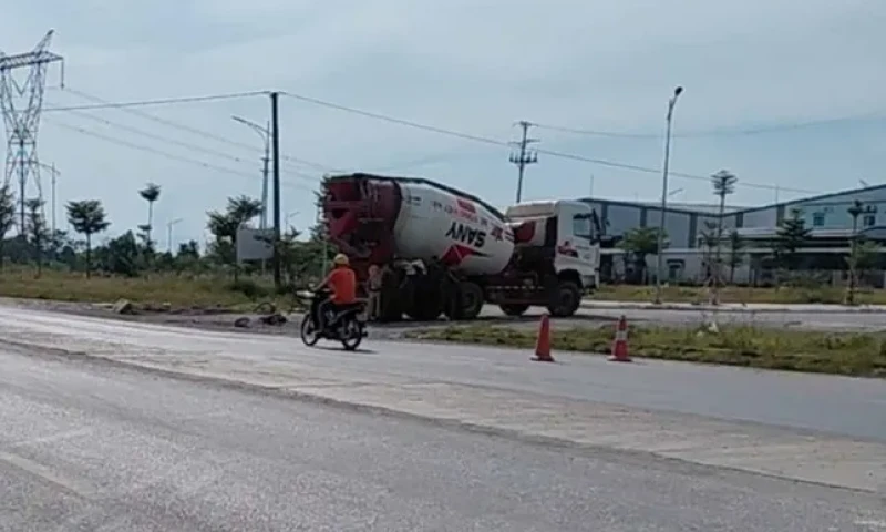 Xe bồn va chạm xe đạp, người phụ nữ 60 tuổi tử vong tại chỗ