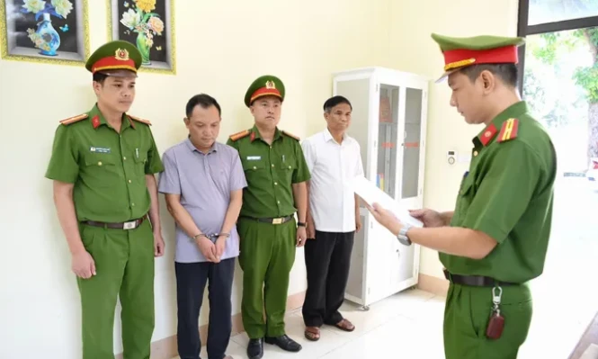 Khởi tố, bắt tạm giam giám đốc doanh nghiệp sản xuất mỹ phẩm giả