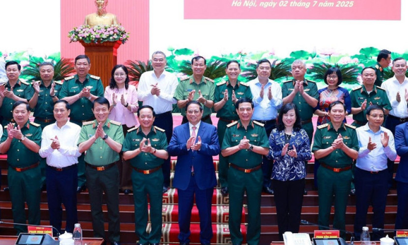 Thủ tướng: Quân đội tiếp tục vai trò nòng cốt trong xây dựng “thế trận lòng dân”