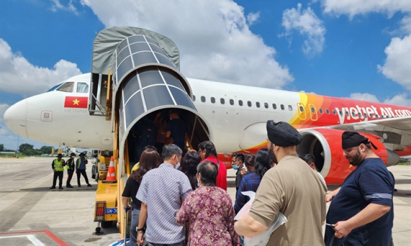 Ministry of Construction responds to proposal to reduce airfare prices