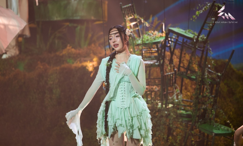 Hoàng Duyên biến lời tạm biệt Em xinh say hi thành bài hát mới