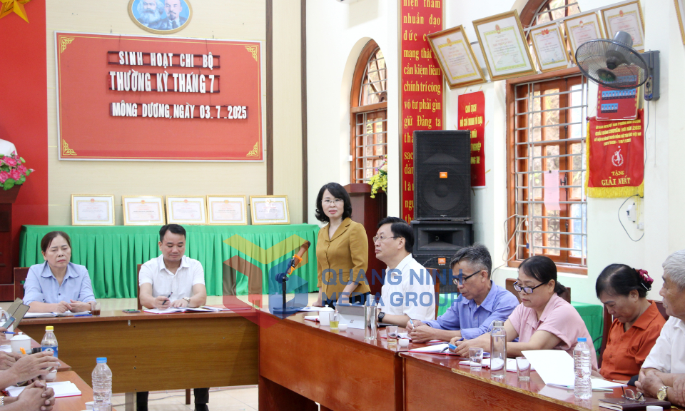 Phó Bí thư Thường trực Tỉnh ủy Trịnh Thị Minh Thanh dự sinh hoạt Chi bộ khu phố 6, phường Mông Dương, tháng 7-2025