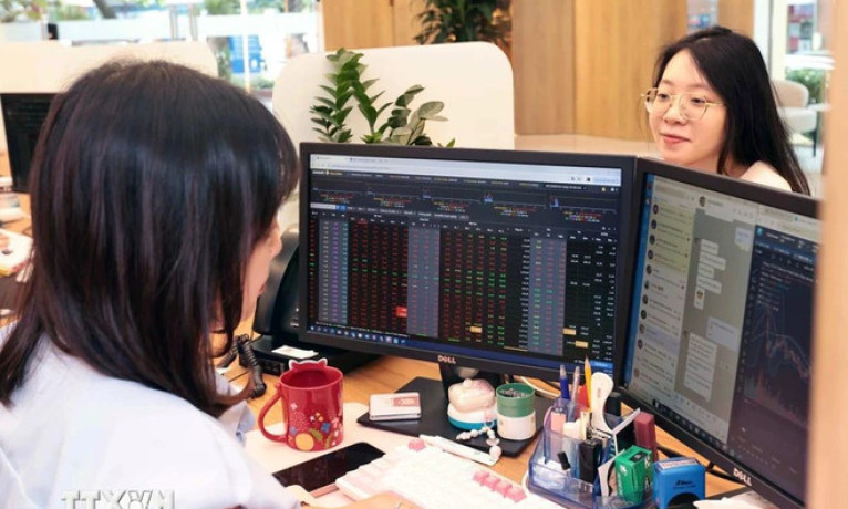 Thủ tướng: Tăng cường hiệu quả điều hành chính sách tiền tệ, chính sách tài khóa