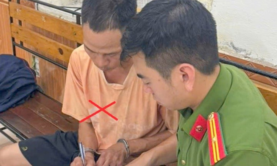 Tạm giữ hình sự ông bố buộc xích, kéo lê con trai trên phố ở Hải Phòng