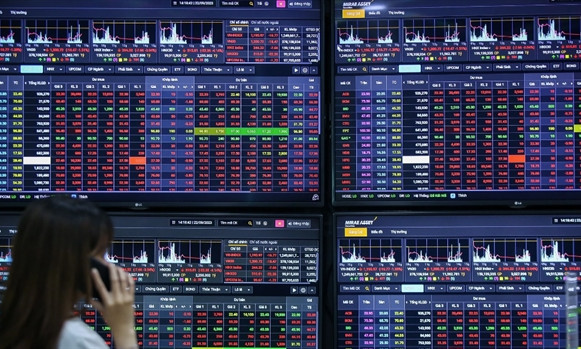 Market begins July with optimism, strong foreign investment