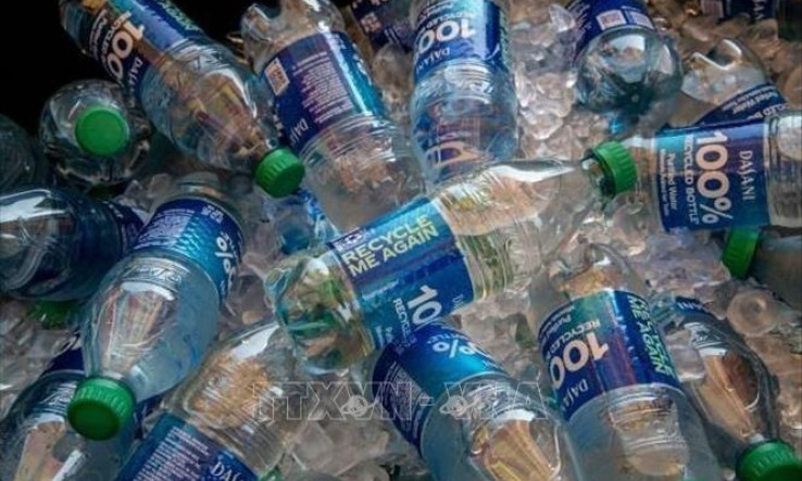 Vi khuẩn giúp chuyển hóa rác thải nhựa thành thuốc giảm đau