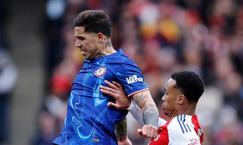 Lý do Chelsea và Aston Villa bị UEFA phạt rất nặng