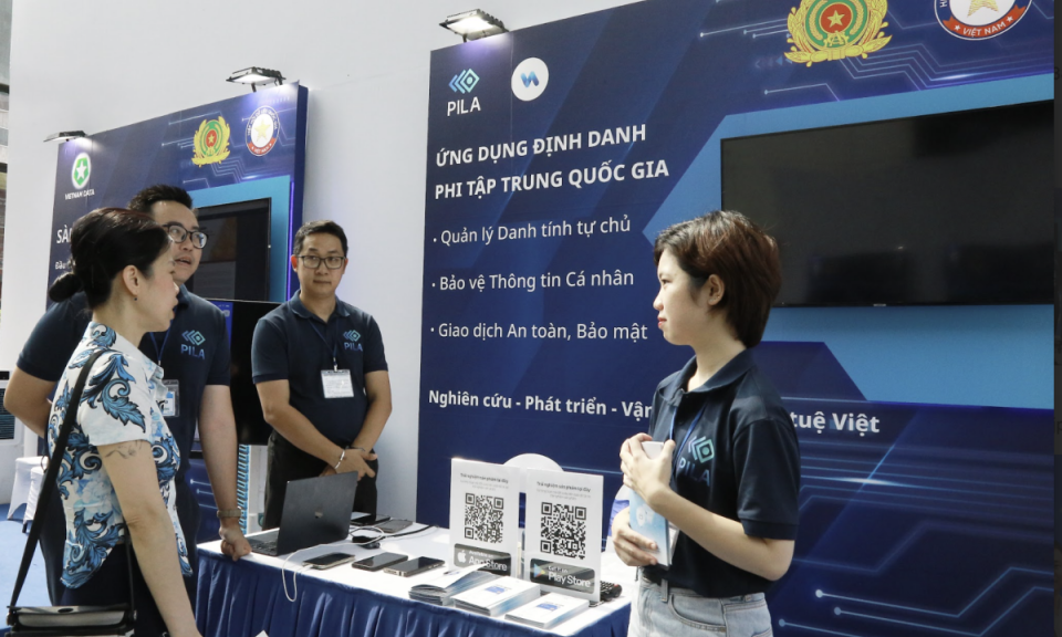 Công nghệ giúp người dân không cần dùng giấy tờ công chứng khi giao dịch