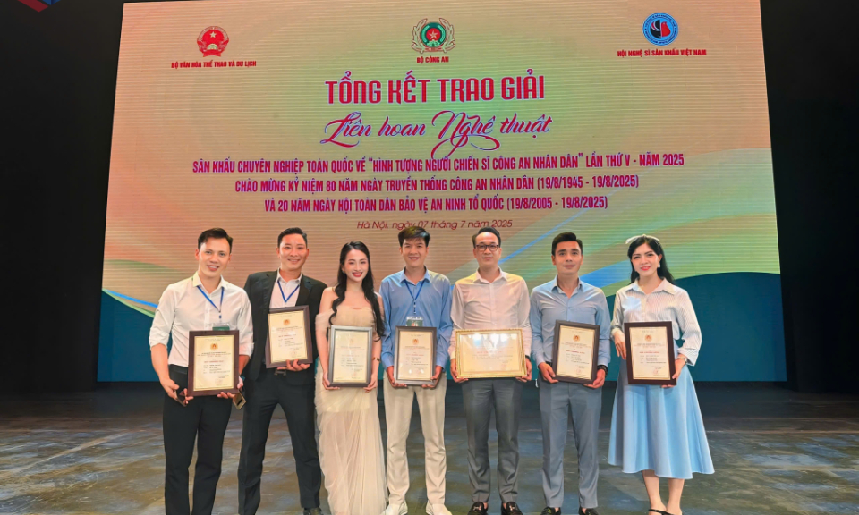Đoàn Nghệ thuật Quảng Ninh đoạt Huy chương Bạc tại Liên hoan nghệ thuật sân khấu chuyên nghiệp toàn quốc 