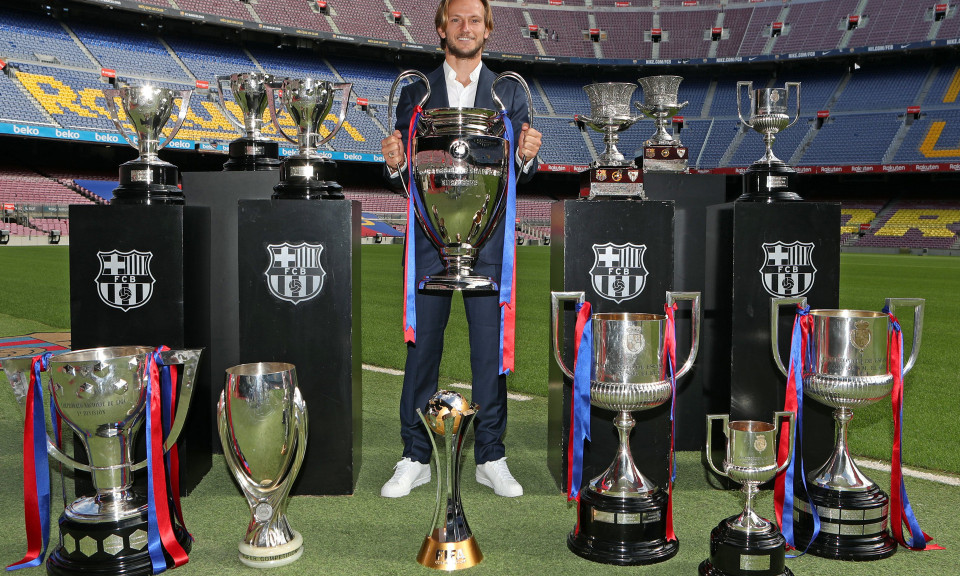 Ivan Rakitic giải nghệ ở tuổi 37