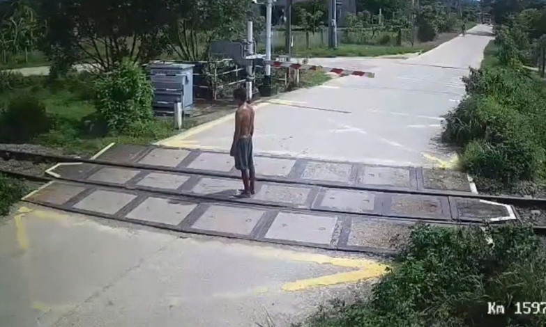 Lâm Đồng: Đứng im ở giữa đường ray khi tàu lao tới, người đàn ông bị đâm tử vong