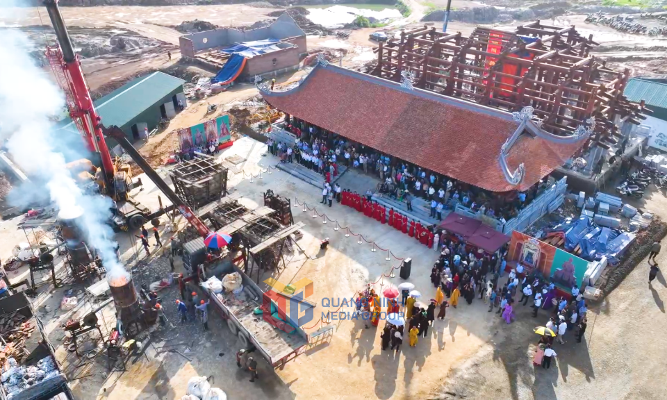 Lễ cất nóc nhà Đại Bái, Hậu cung và đúc tượng vua Lê Thái Tổ