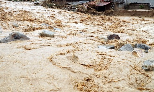 Trung Quốc ứng phó khẩn cấp với tình hình mưa bão và lũ lụt nghiêm trọng