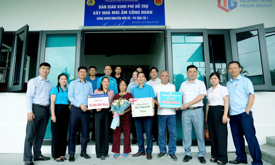 Ngọn lửa sẻ chia ấm lòng thợ mỏ