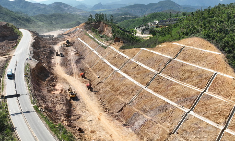 Đẩy nhanh thi công nâng cấp tỉnh lộ 279
