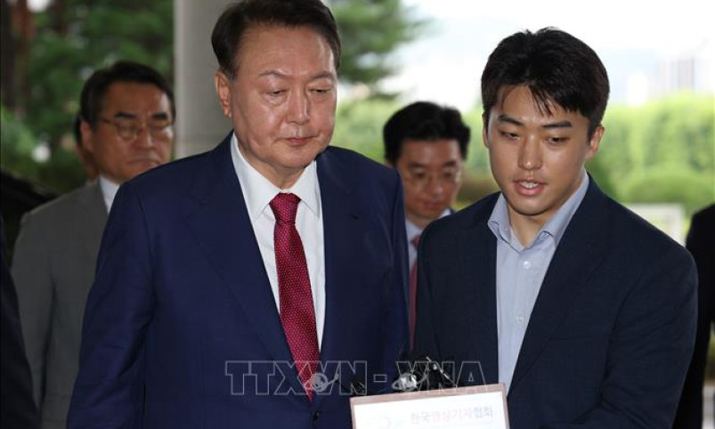 Tòa án Seoul phát lệnh bắt giữ cựu Tổng thống Hàn Quốc Yoon Suk Yeol