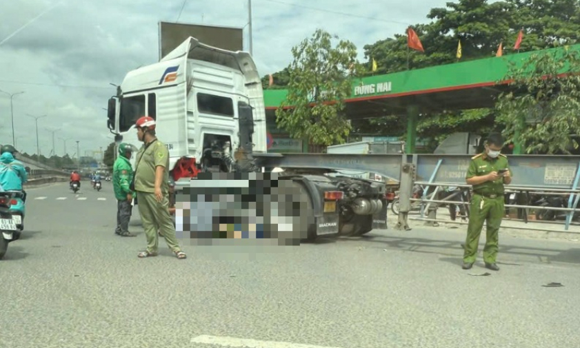 Va chạm giữa ngã tư Vũng Tàu, một người đàn ông đi xe máy tử vong tại chỗ