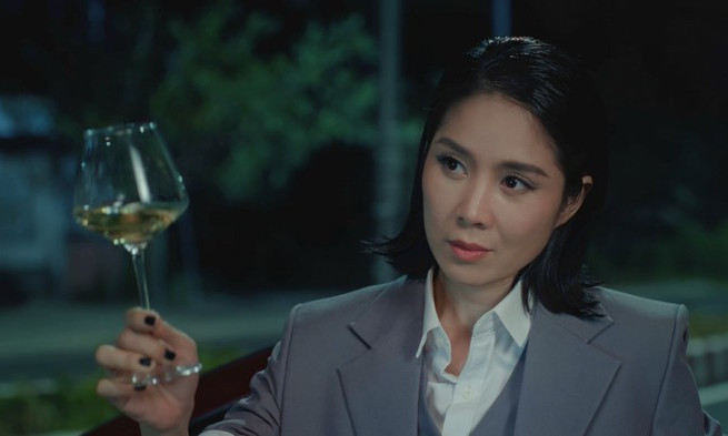 "Chị hai quốc dân" Lê Phương lột xác điển trai, mạnh mẽ