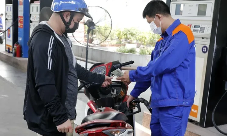 Dư 6.000 tỷ, vì sao quỹ bình ổn giá xăng dầu ‘án binh bất động’?