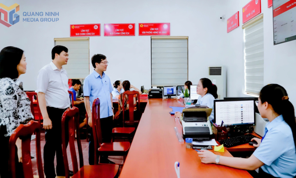 Đồng chí Vũ Quyết Tiến, Phó Bí thư Tỉnh ủy, kiểm tra vận hành chính quyền địa phương 2 cấp