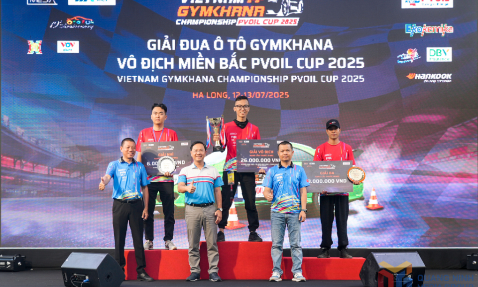Hấp dẫn Giải đua ô tô Gymkhana vô địch miền Bắc PVOIL Cup 2025