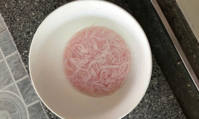 Bún tươi đổi màu đỏ ở Đà Nẵng có kết quả xét nghiệm…bình thường
