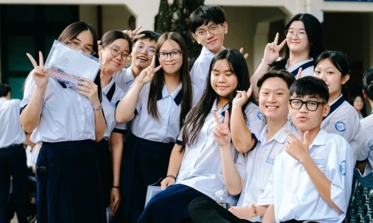Điểm thi tốt nghiệp THPT: Hà Nội, TP.HCM dẫn đầu điểm 10 các môn tự nhiên, tiếng Anh