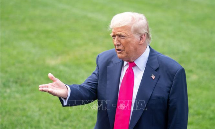 Tổng thống D.Trump tuyên bố sắp áp thuế với chất bán dẫn và dược phẩm - Dự kiến áp mức thuế chung với các nước nhỏ