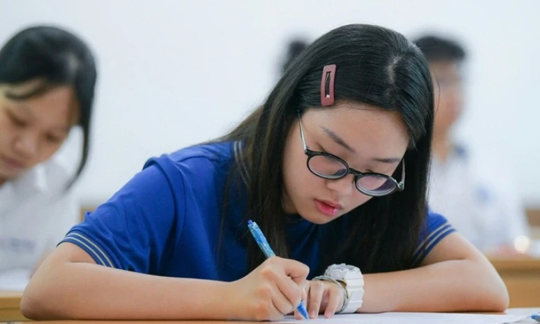 Phổ điểm 5 khối xét tuyển đại học A, A1, B, C, D1