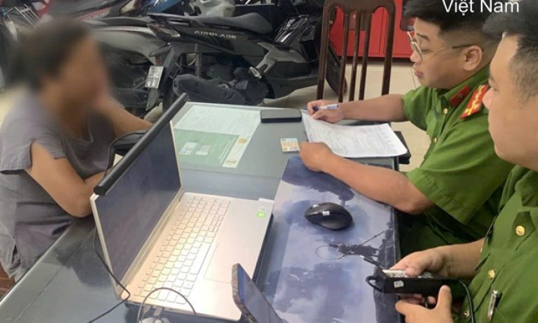 Xử phạt người phụ nữ thu tiền trông xe trái phép khu vực Nhà tang lễ Thành phố Hà Nội