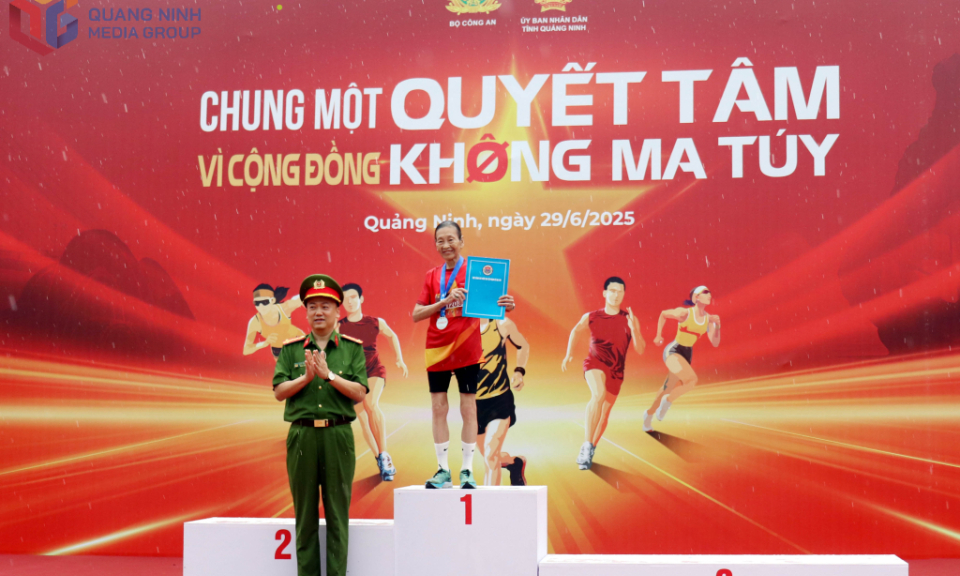 Runer 85 tuổi truyền cảm hứng trên đường chạy Marathon 