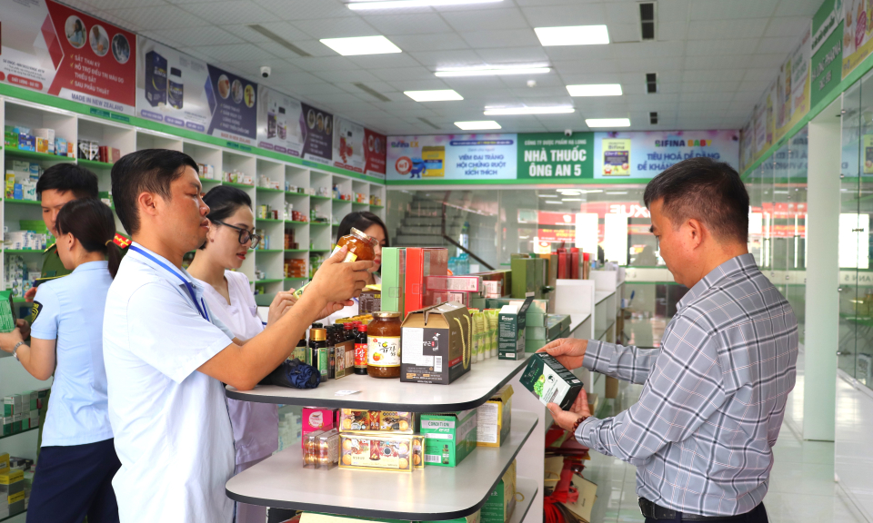 Phường Bãi Cháy: Ra quân kiểm tra các cơ sở hành nghề y, dược tư nhân