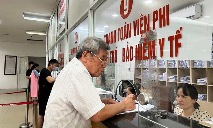 Hỗ trợ 100% mức đóng bảo hiểm y tế với hộ cận nghèo ở các xã nghèo 