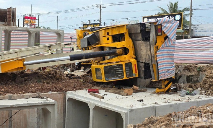 Sập cần cẩu đè chết một công nhân tại Đồng Nai