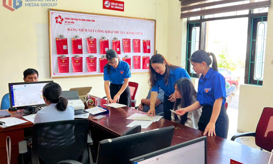 Lập Đội Bình dân học vụ số, đưa công nghệ đến xã Lục Hồn