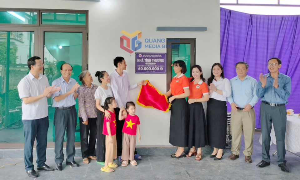 Hỗ trợ 2 người khuyết tật phường Hoàng Quế xây nhà mới