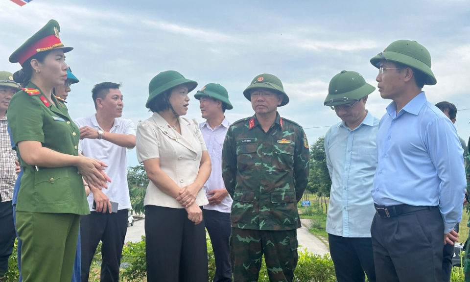 Chủ tịch UBND tỉnh Phạm Đức Ấn kiểm tra công tác chuẩn bị ứng phó với bão số 3 