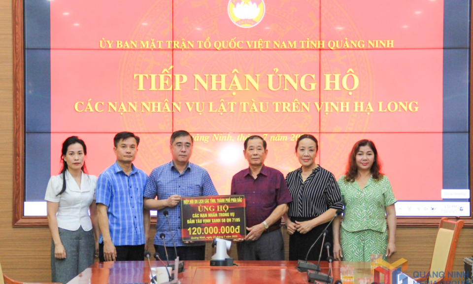 Ủy ban MTTQ tỉnh tiếp nhận 220 triệu đồng ủng hộ các nạn nhân trong vụ lật tàu trên vịnh Hạ Long