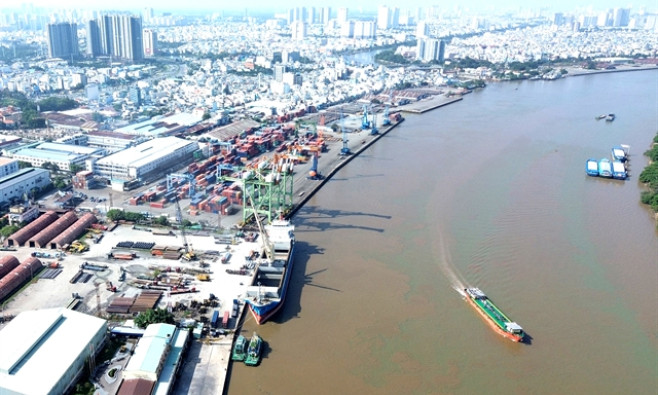 PM urges stronger investment in waterway transport to boost logistics