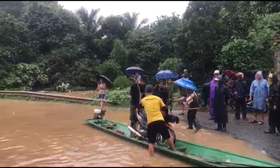 Bão Wipha gây ngập lụt nghiêm trọng tại Lào