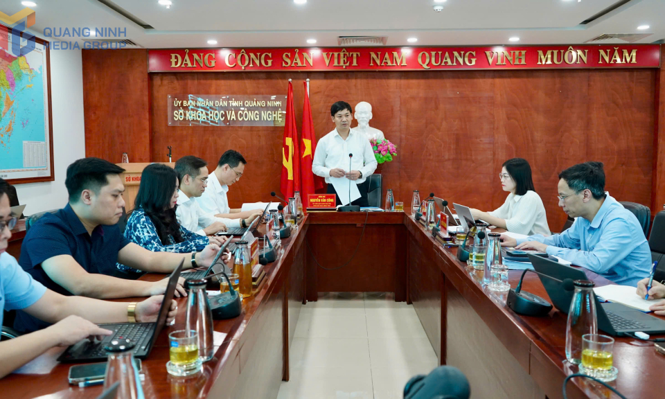 Phó Chủ tịch UBND tỉnh Nguyễn Văn Công làm việc với Sở KH&CN