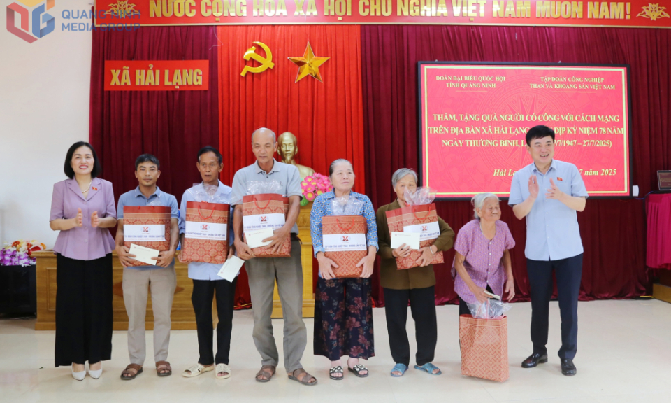 ĐBQH tỉnh thăm, tặng quà nhân kỷ niệm 78 năm Ngày Thương binh - liệt sĩ