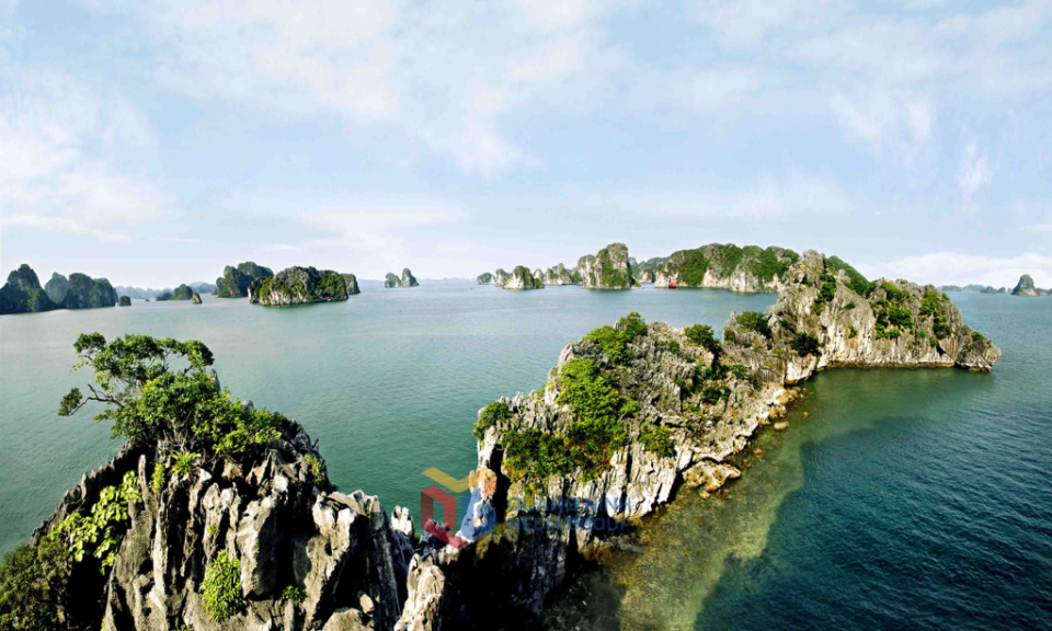 Vịnh Hạ Long - Bản giao hòa giữa đá và nước