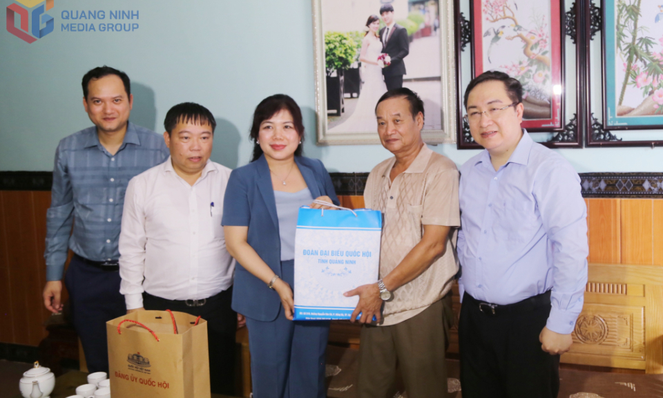 Đoàn đại biểu Quốc hội tỉnh thăm, tặng quà nhân kỷ niệm 78 năm Ngày Thương binh - Liệt sĩ