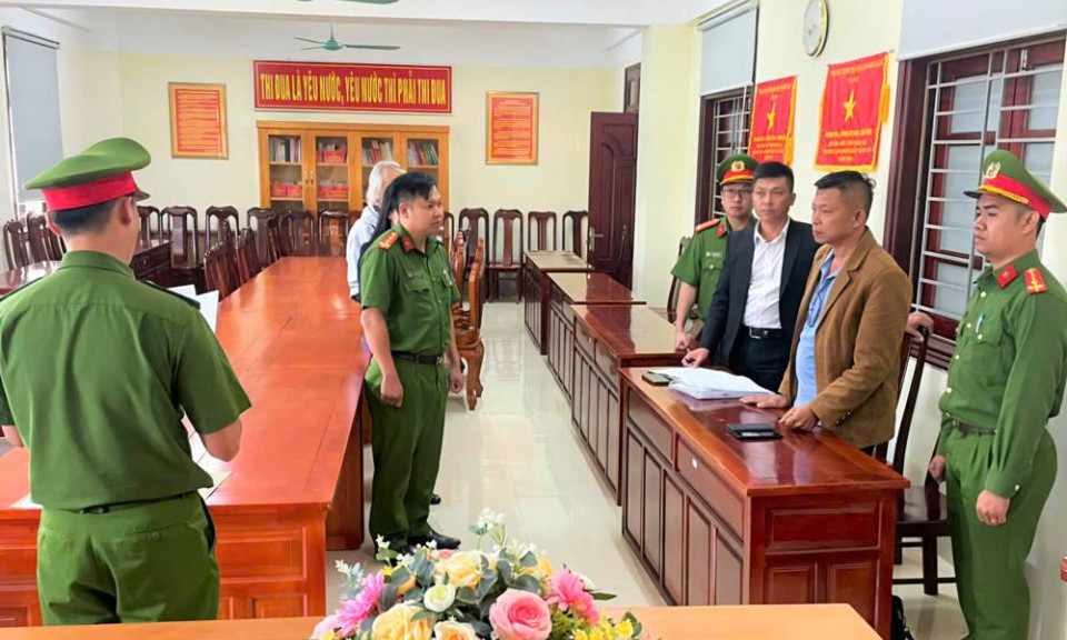 Bắt giam Giám đốc và Phó Giám đốc công ty tơ tằm lừa đảo chiếm đoạt hàng tỉ đồng