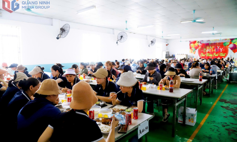 Chăm lo cho người lao động bằng những việc làm thiết thực