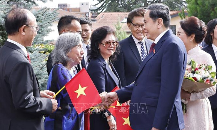 Chủ tịch Quốc hội Trần Thanh Mẫn gặp gỡ cộng đồng người Việt Nam tại Thụy Sĩ