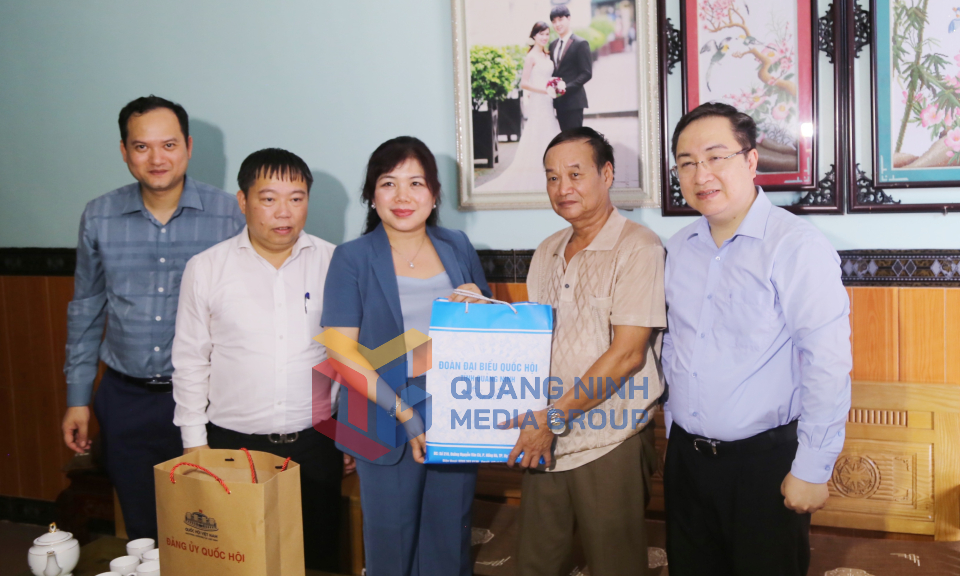 Đoàn đại biểu Quốc hội tỉnh thăm, tặng quà nhân kỷ niệm 78 năm Ngày Thương binh - Liệt sĩ, tháng 7-2025