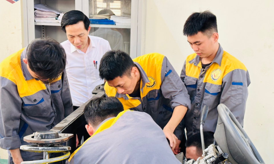 Quan tâm phát triển nguồn nhân lực chất lượng cao