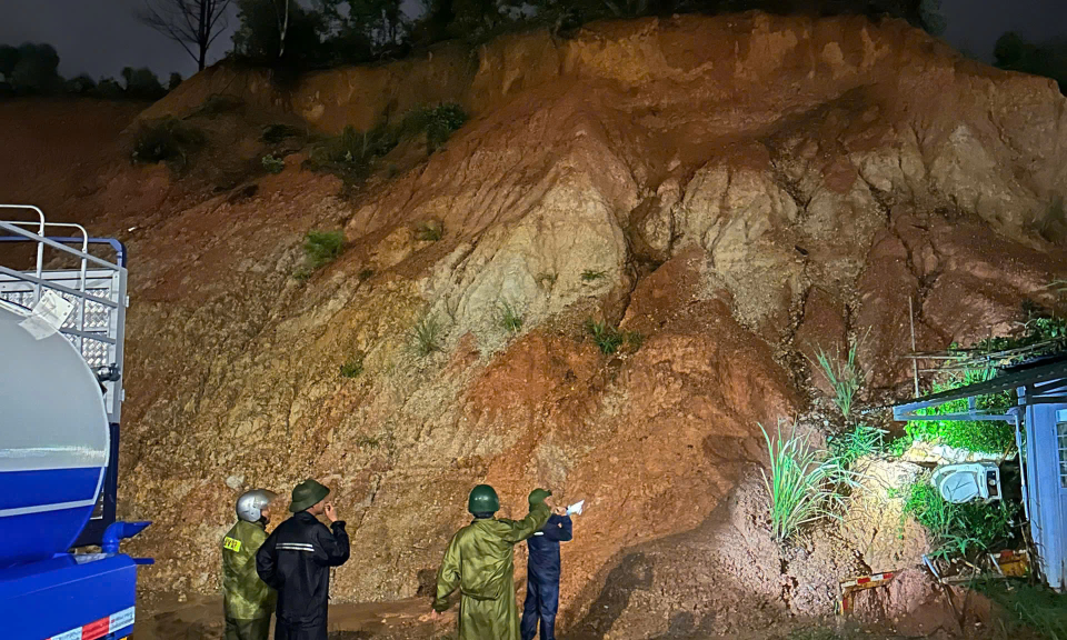 Không để bị động, bất ngờ trong phòng, chống thiên tai